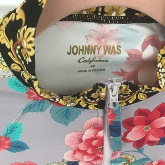 JOHNNY WAS multi pattern crop top , sz xs EUC - Picture 3 of 9